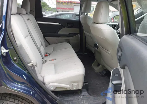 2015 Toyota Highlander Le V6 z USA, uszkodzony, nr VIN 5TDBKRFH1FS099776